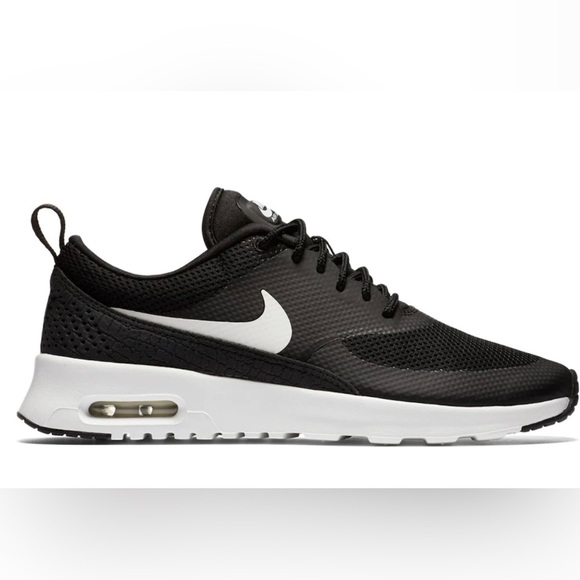 Nike Shoes - Nike Air Max Thea